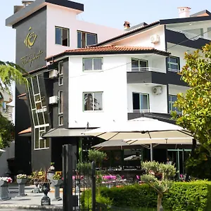 *** Hotel The Hart Albanien